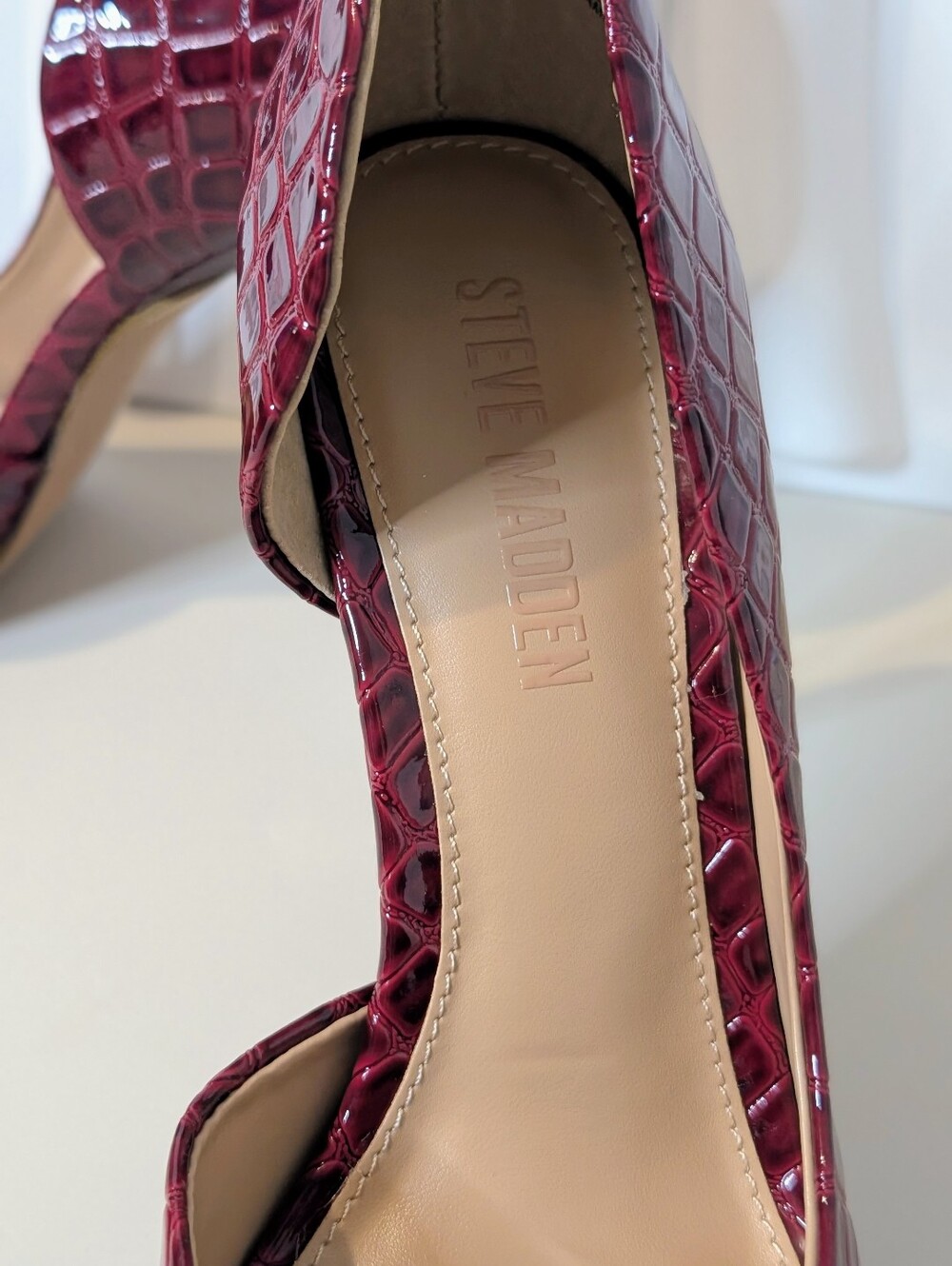 Steve Madden Burgundy Crocodile-Embossed Pointed Toe Heels - Picture 14 of 15